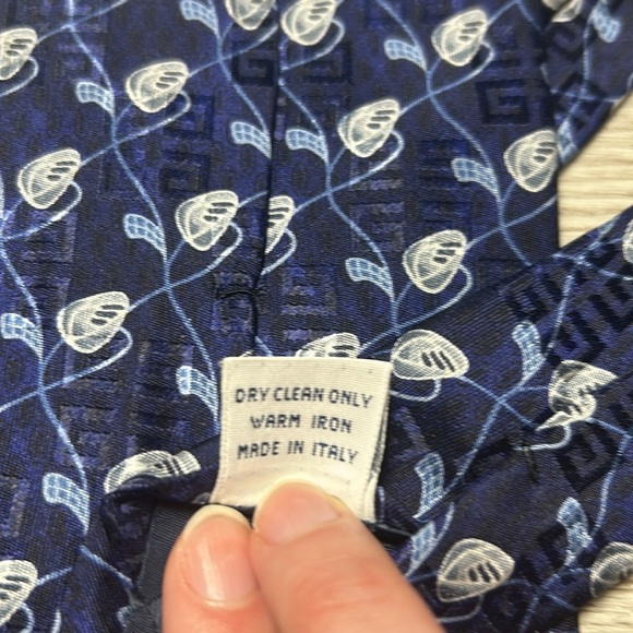 Givenchy Silk Tie Made in Italy Navy Blue - Picture 5 of 5